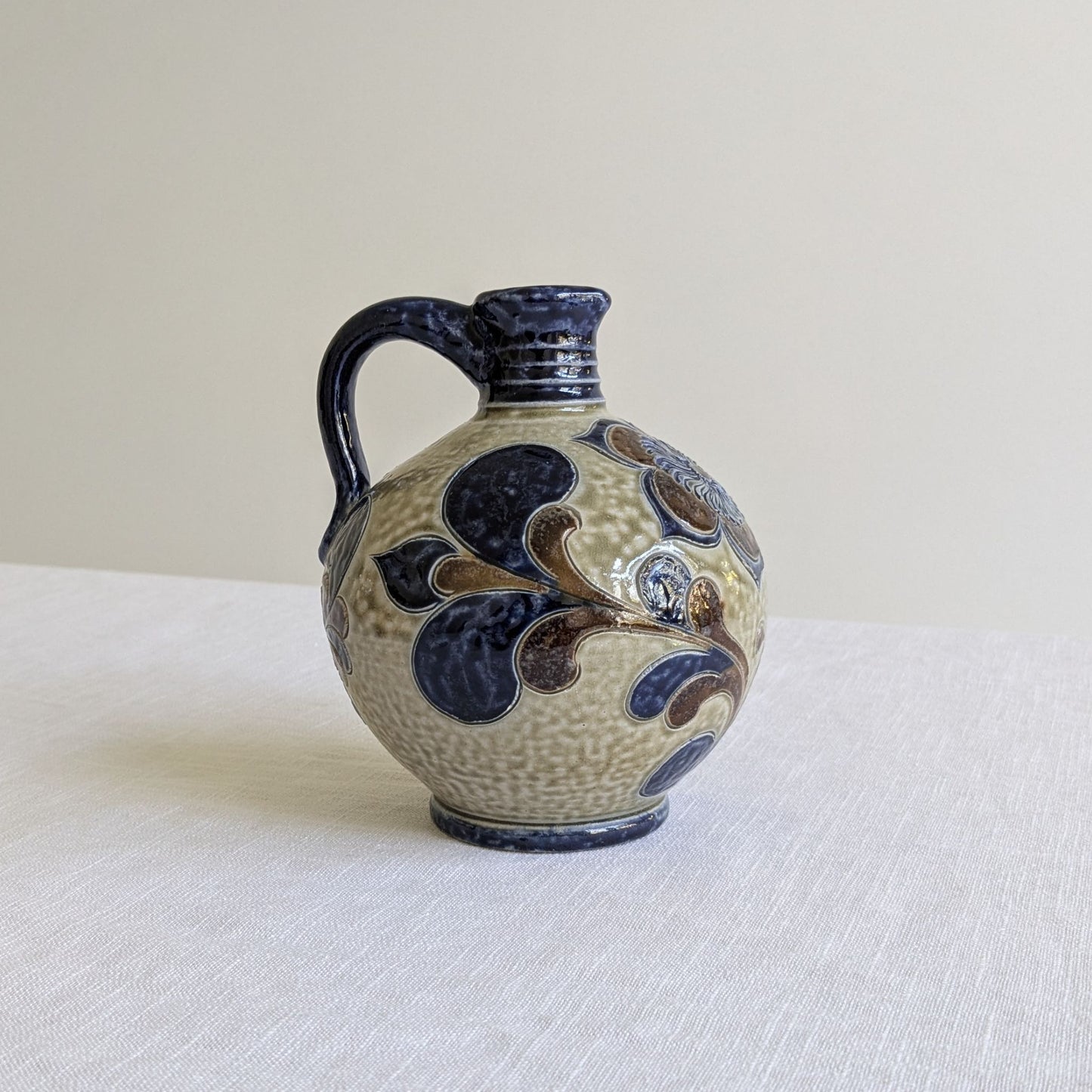 Handarbeit German Flagon