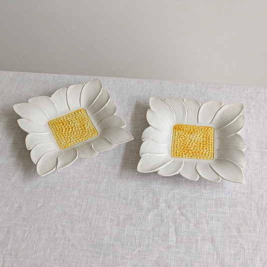 Italian Daisy Plates