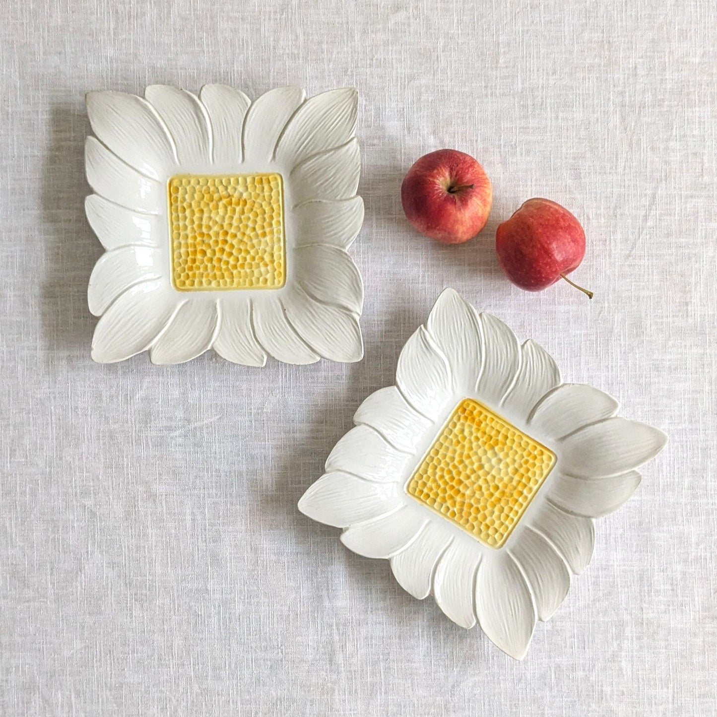Italian Daisy Plates