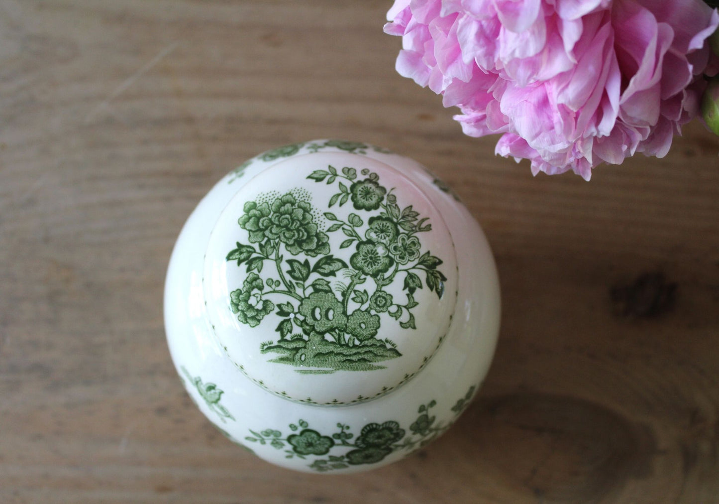 Mason's Manchu green ironstone ginger jar top view.