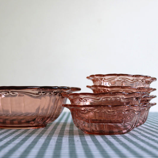 1940s Pink Bowl Set