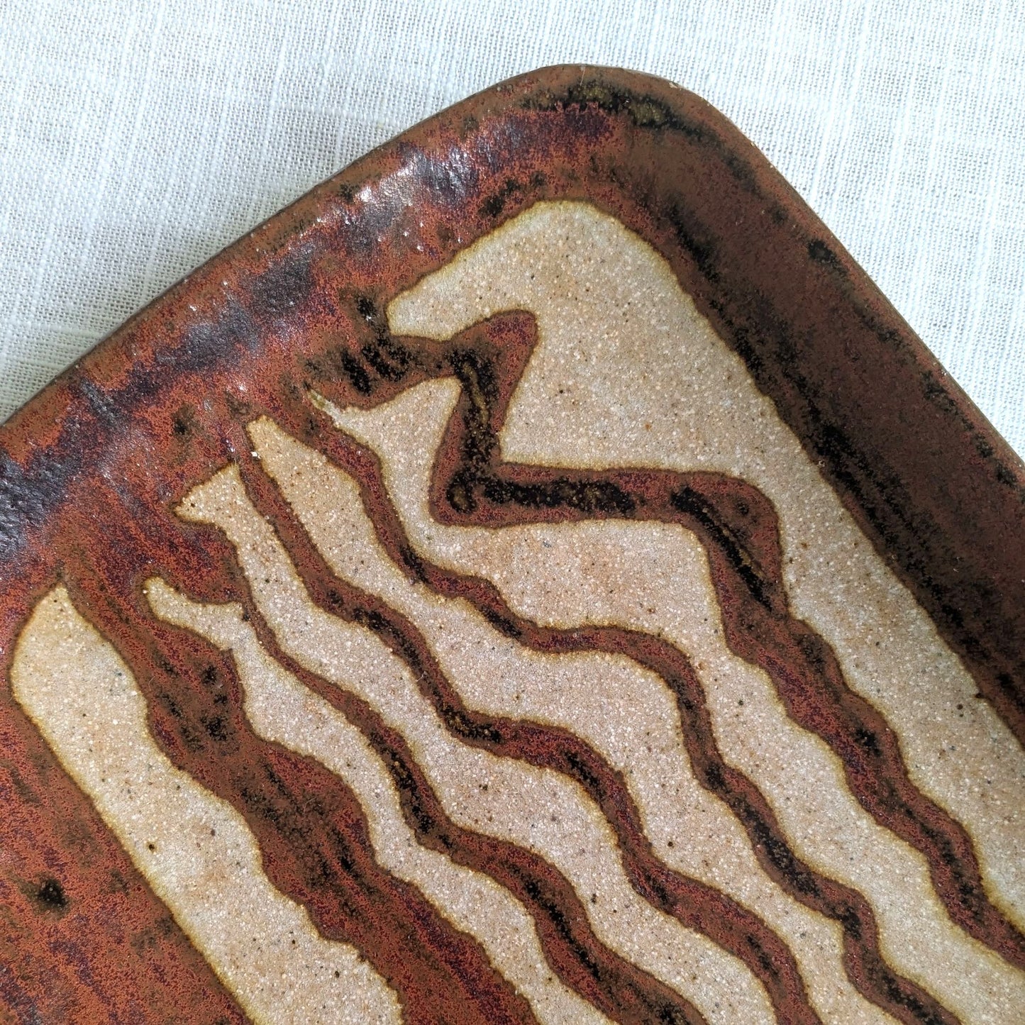 Wavy Design Studio Plate