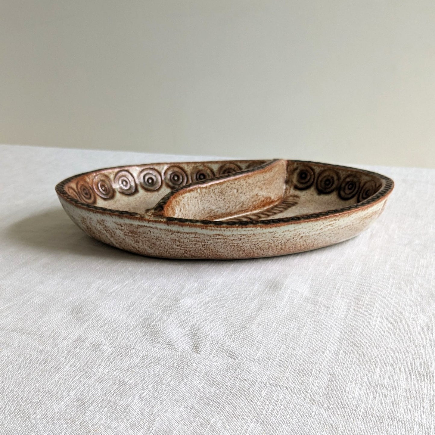 Sectional Studio Dish