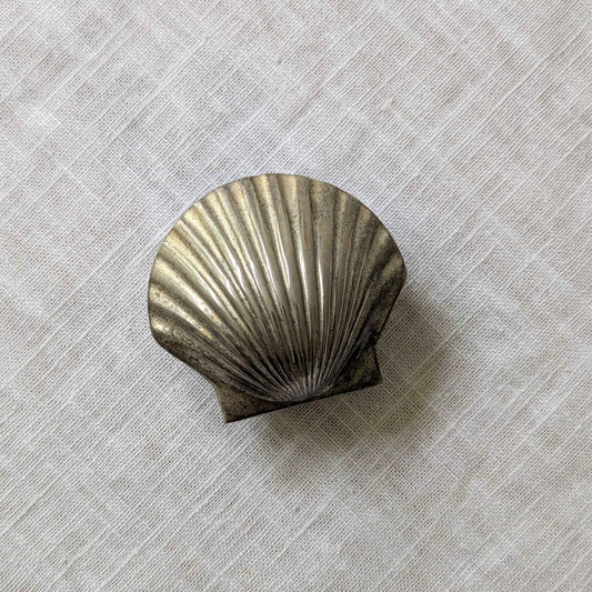 1960s Scallop Shell Pill Box