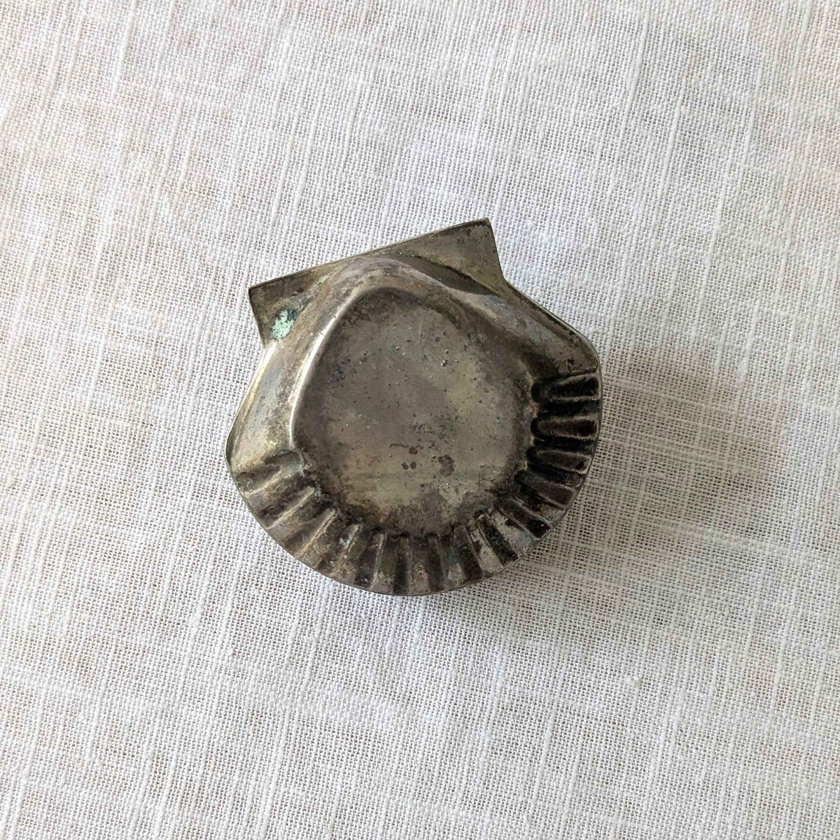 1960s Scallop Shell Pill Box