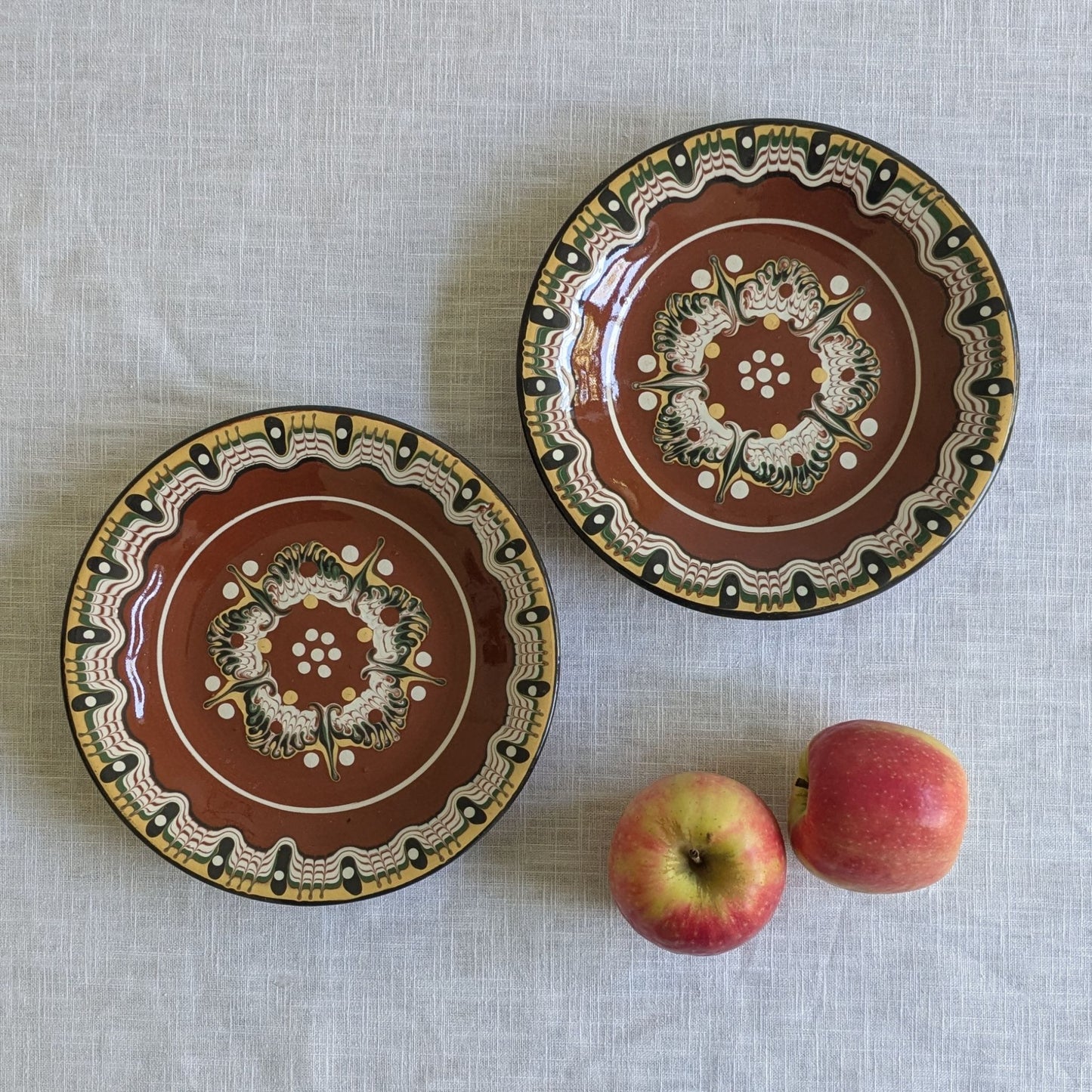 Troyan Pottery Plate Duo