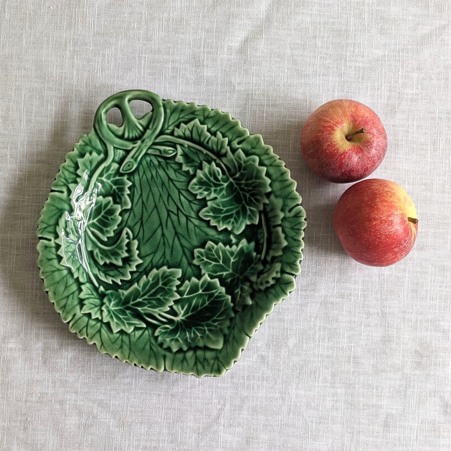 Majolica Leaf Plate