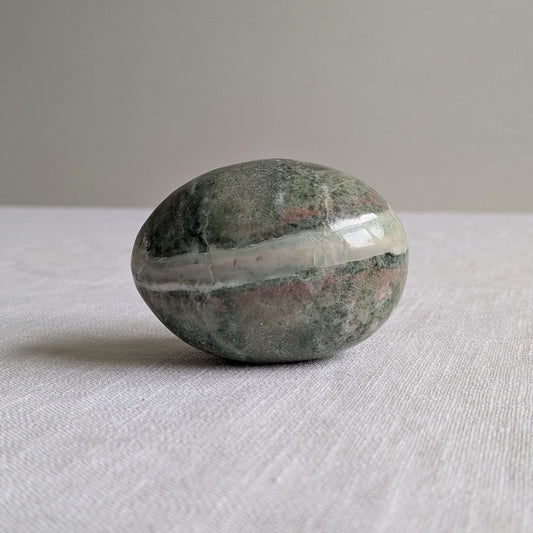 Marble White Stripe Egg