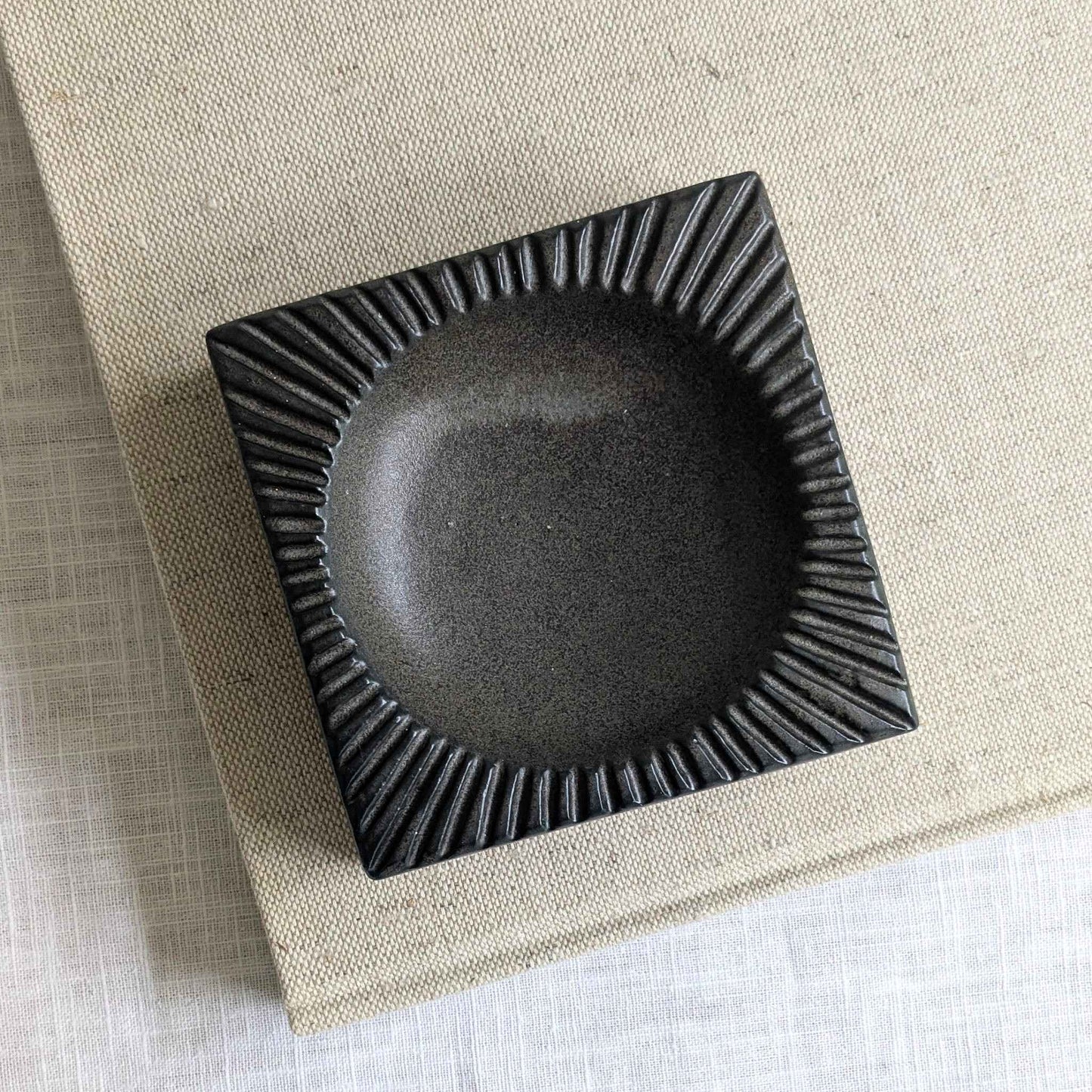 Brutalist Ridged Dish