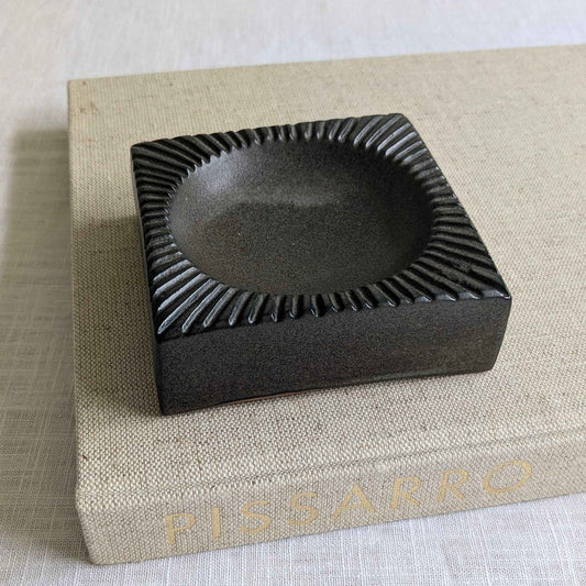 Brutalist Ridged Dish