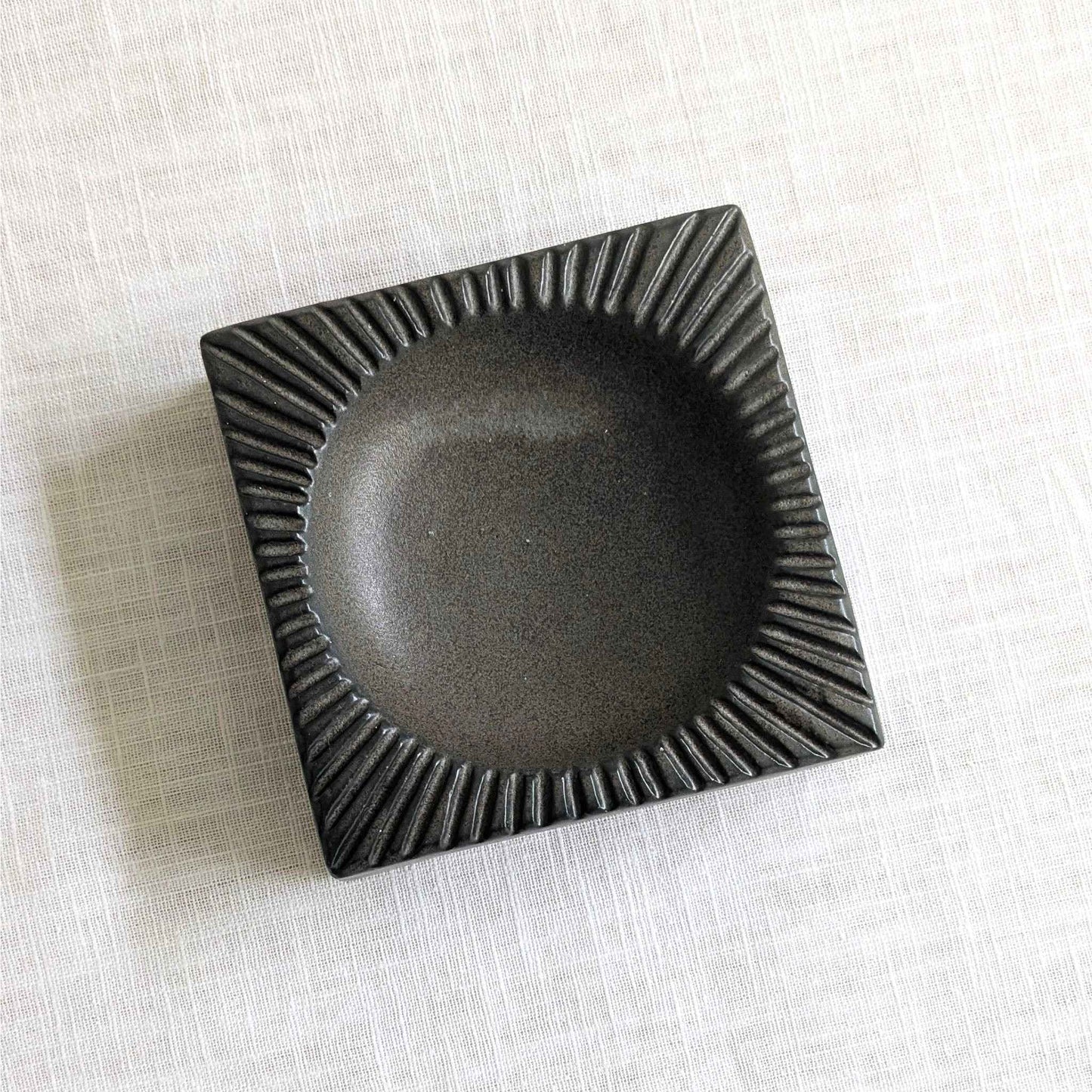 Brutalist Ridged Dish