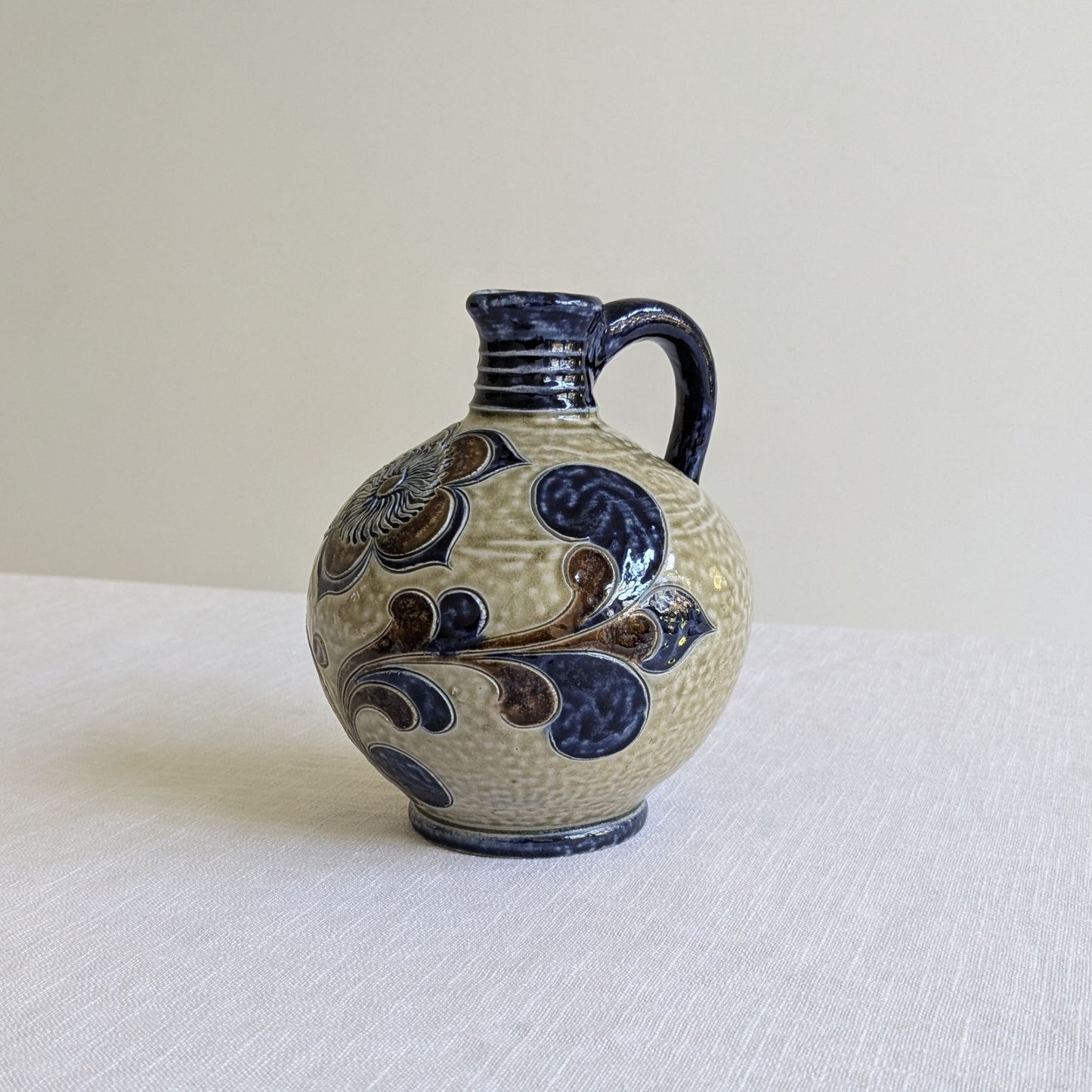 Handarbeit German Flagon