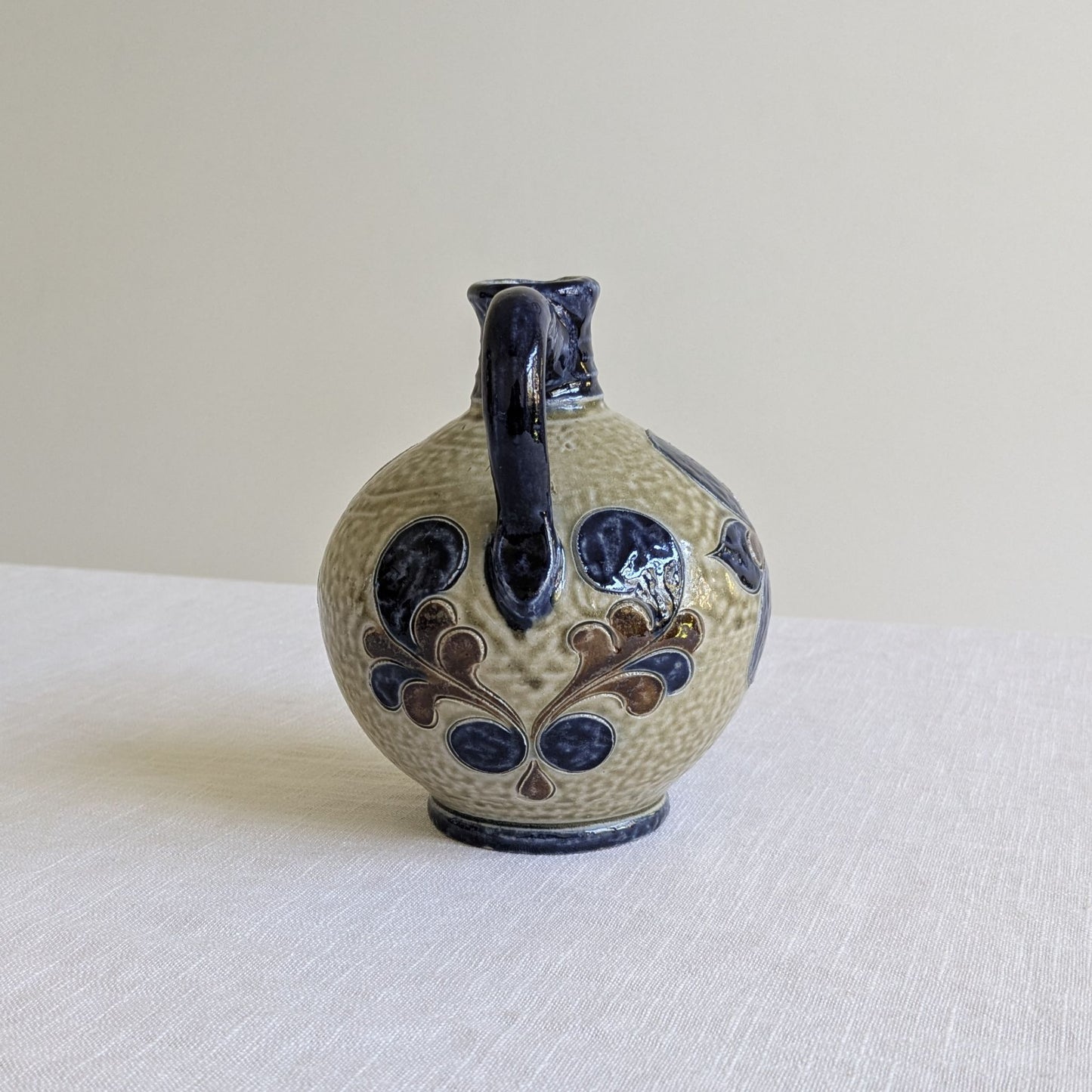 Handarbeit German Flagon