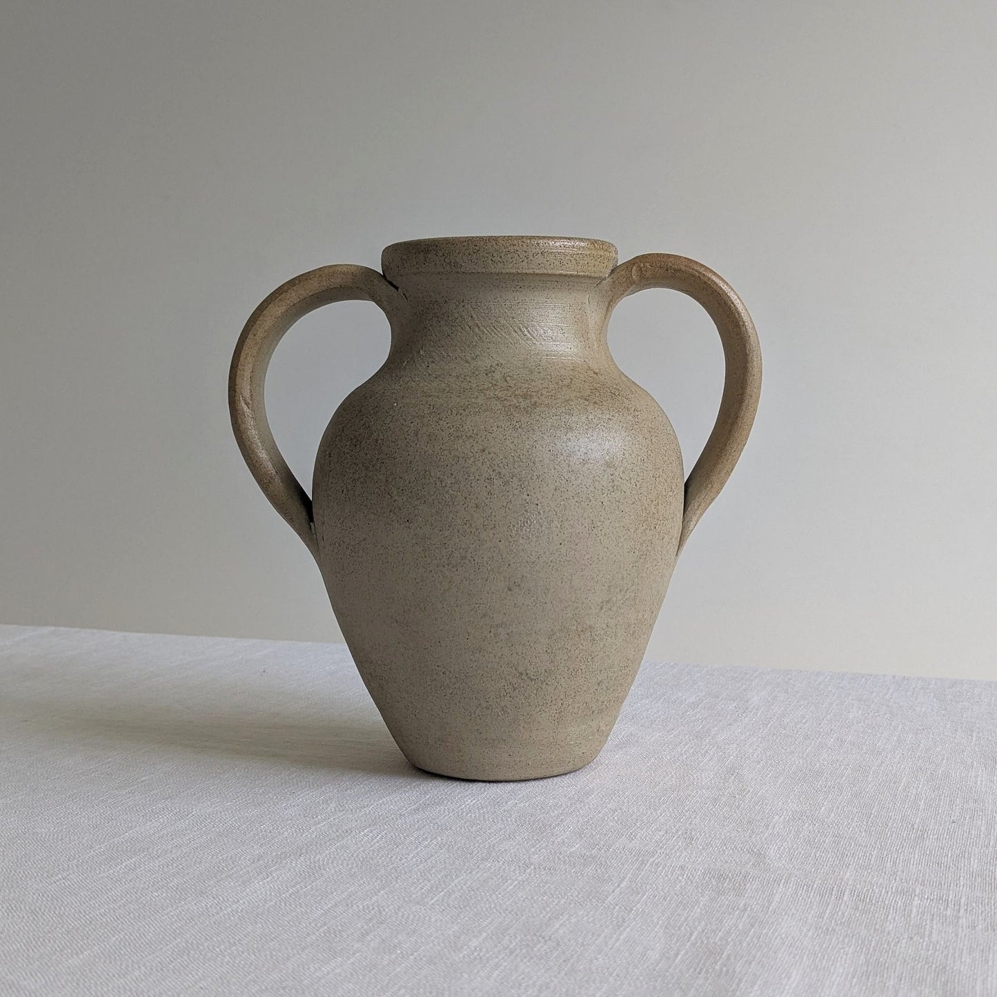 Hillstonia Amphora Vase