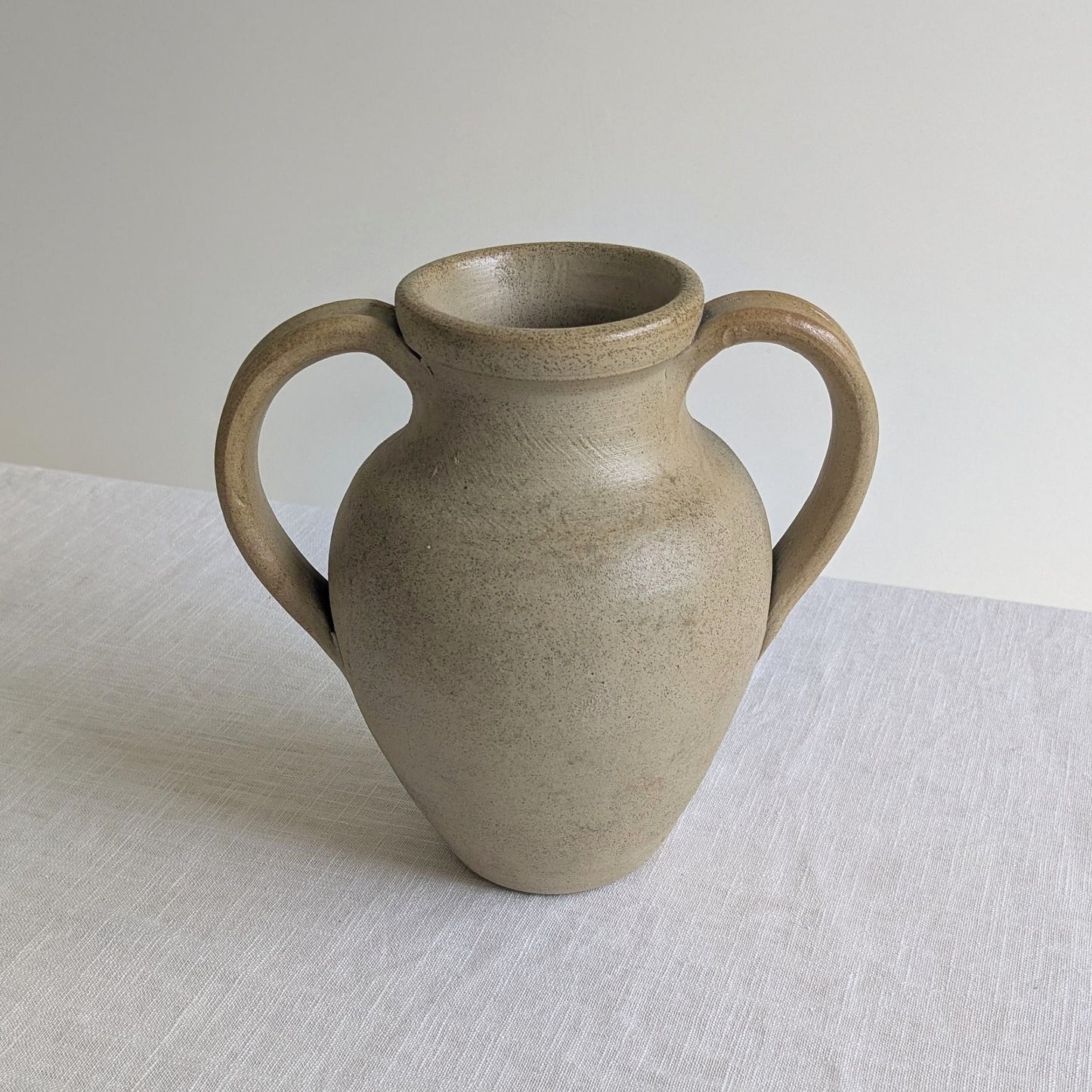 Hillstonia Amphora Vase