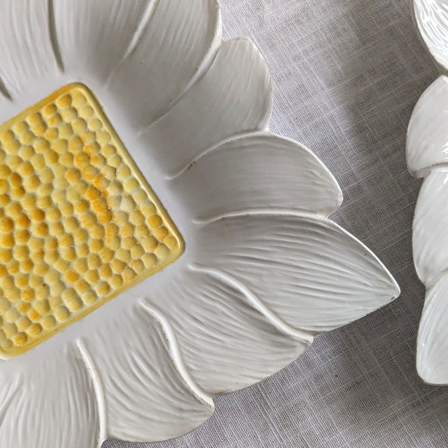 Italian Daisy Plates