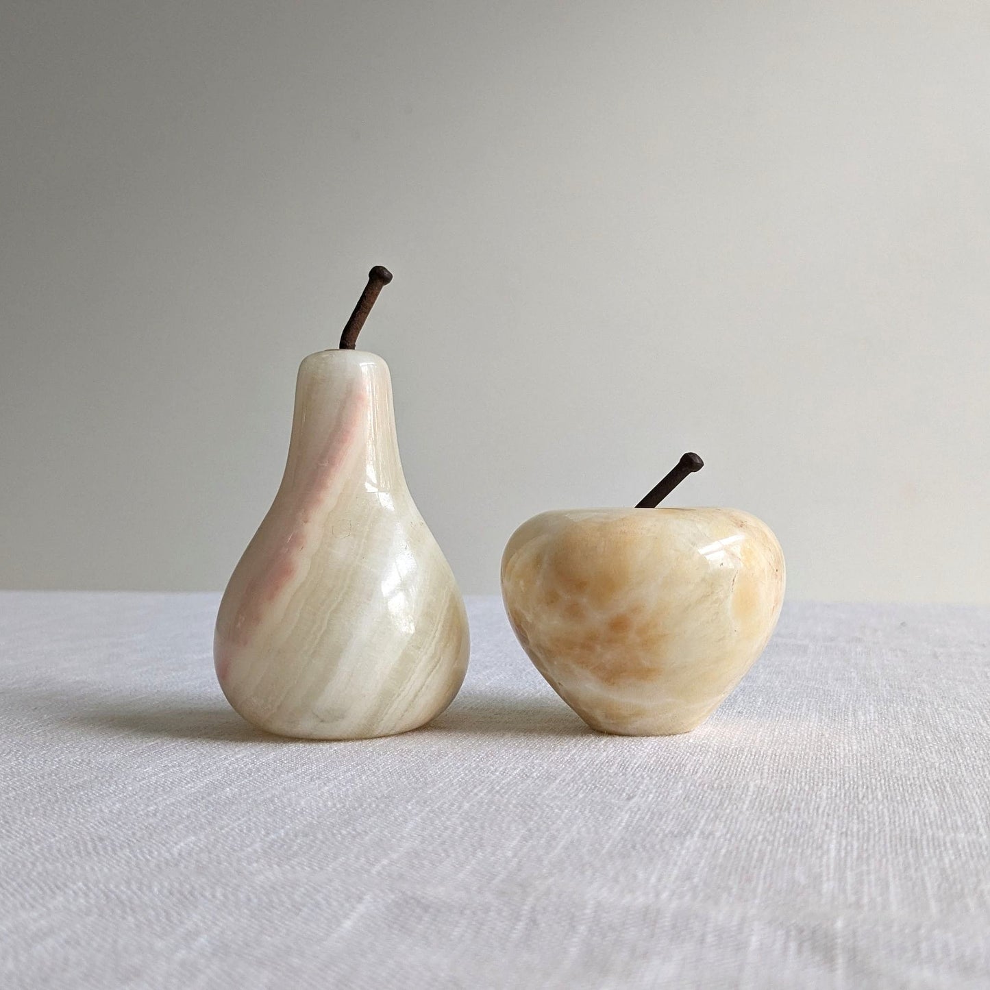 Mid Century Onyx Apple & Pear