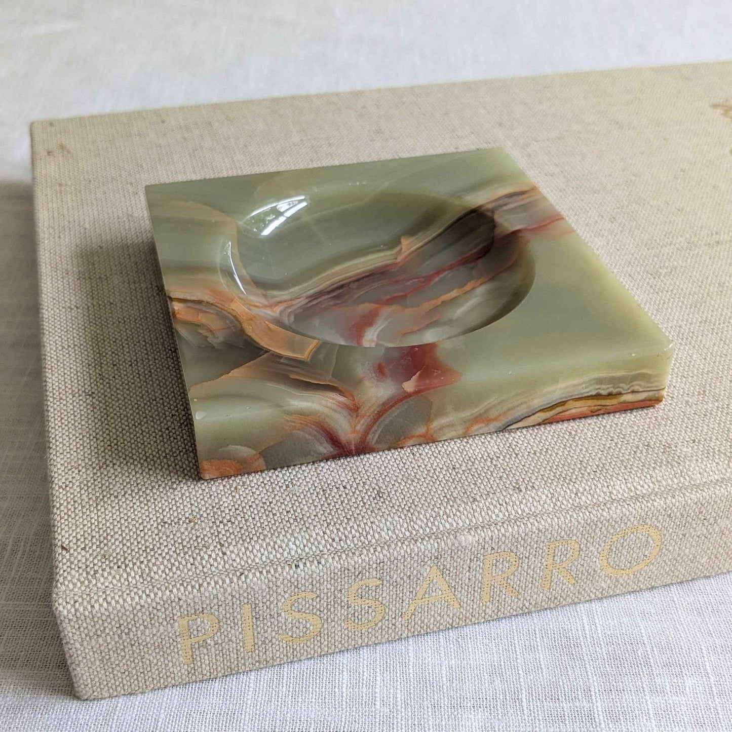 Onyx Red Veined Dish