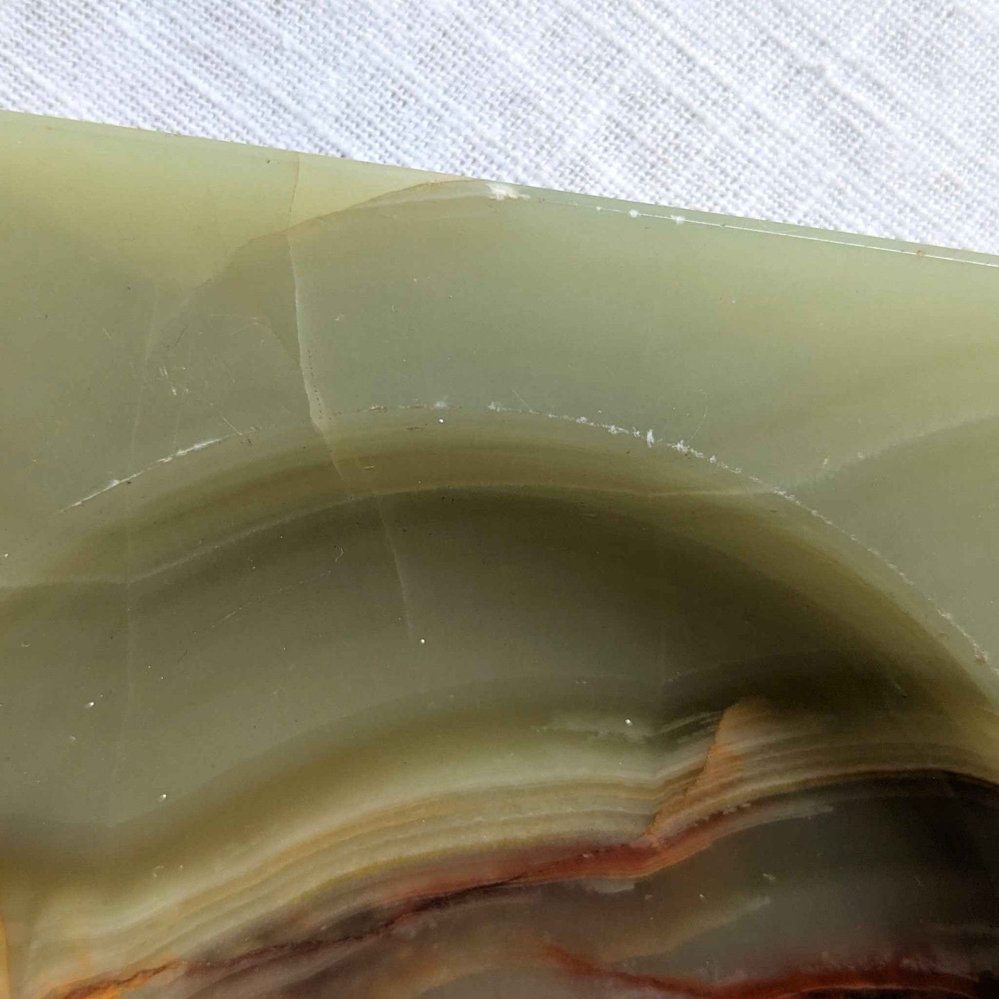 Onyx Red Veined Dish