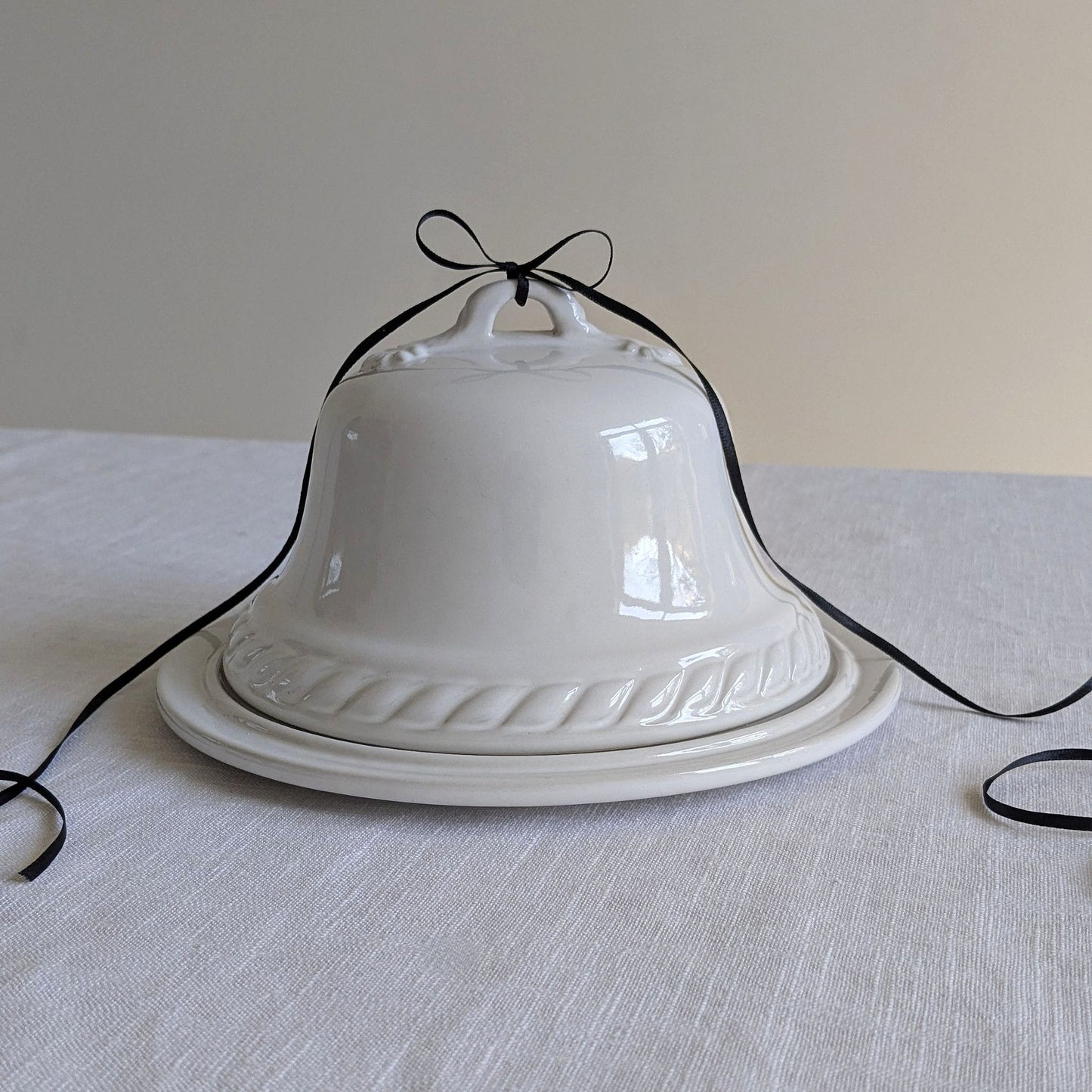 Ceramic Cheese Dome & Plate